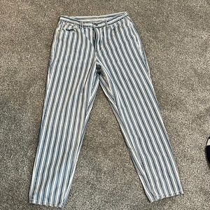 blue and white stripped american eagle mom jeans size 4